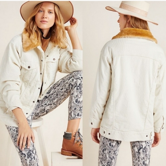 Levi's Jackets & Blazers - Levi’s Oversized Corduroy Fur Trucker Jacket xs
